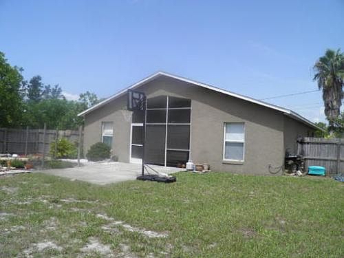 3rd image of 1915 Myakka Ct