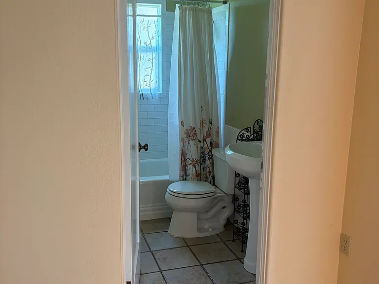 665 SE Vera Ave — Photo 8