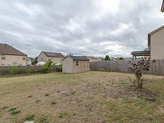 3rd image of 398 Fioli Cir