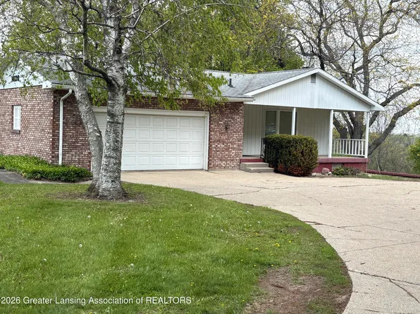 1020 N Cochran Ave, Charlotte, MI 48813