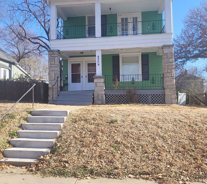 1st image of 4209 Holly St #B