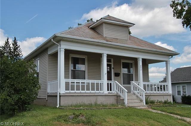1st image of 853 Clay St