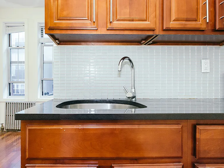 117 S 4th St #13 — Photo 12