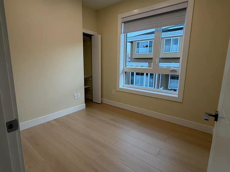 2733 Alamein Ave #LANEWAY HOUSE — Photo 3