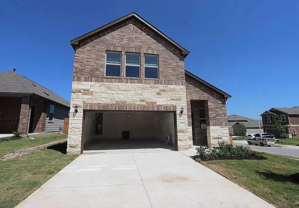 195 Longstraw Dr