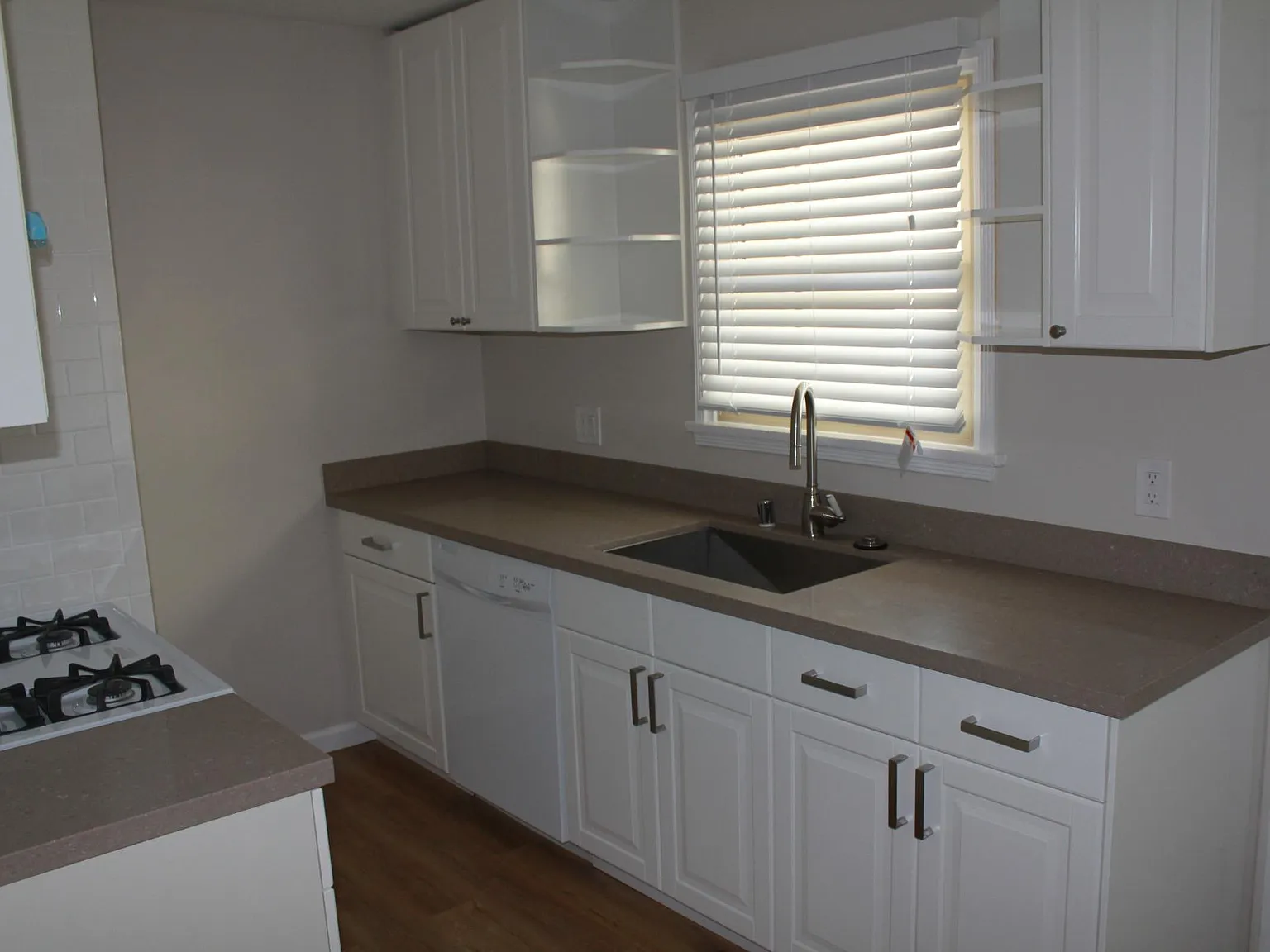 1 bed, 500 sqft, $1,650 — Photo 2