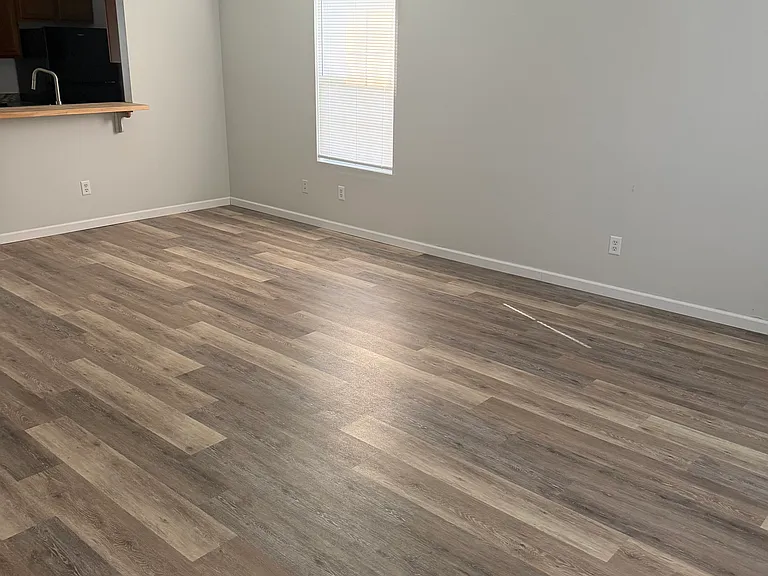 404 E Morgan Dr #B — Photo 2