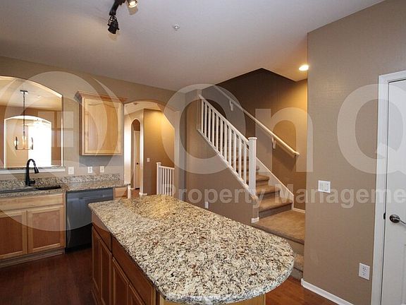 4th image of 2619 S Balsam Dr
