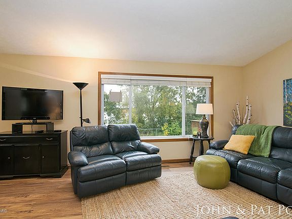 5th image of 128 Grand Village Ct SW #13