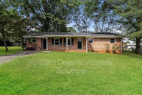 1141 Carolina Cir Photo 1