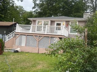 23 Seminole Rd, Middlefield, CT 06455