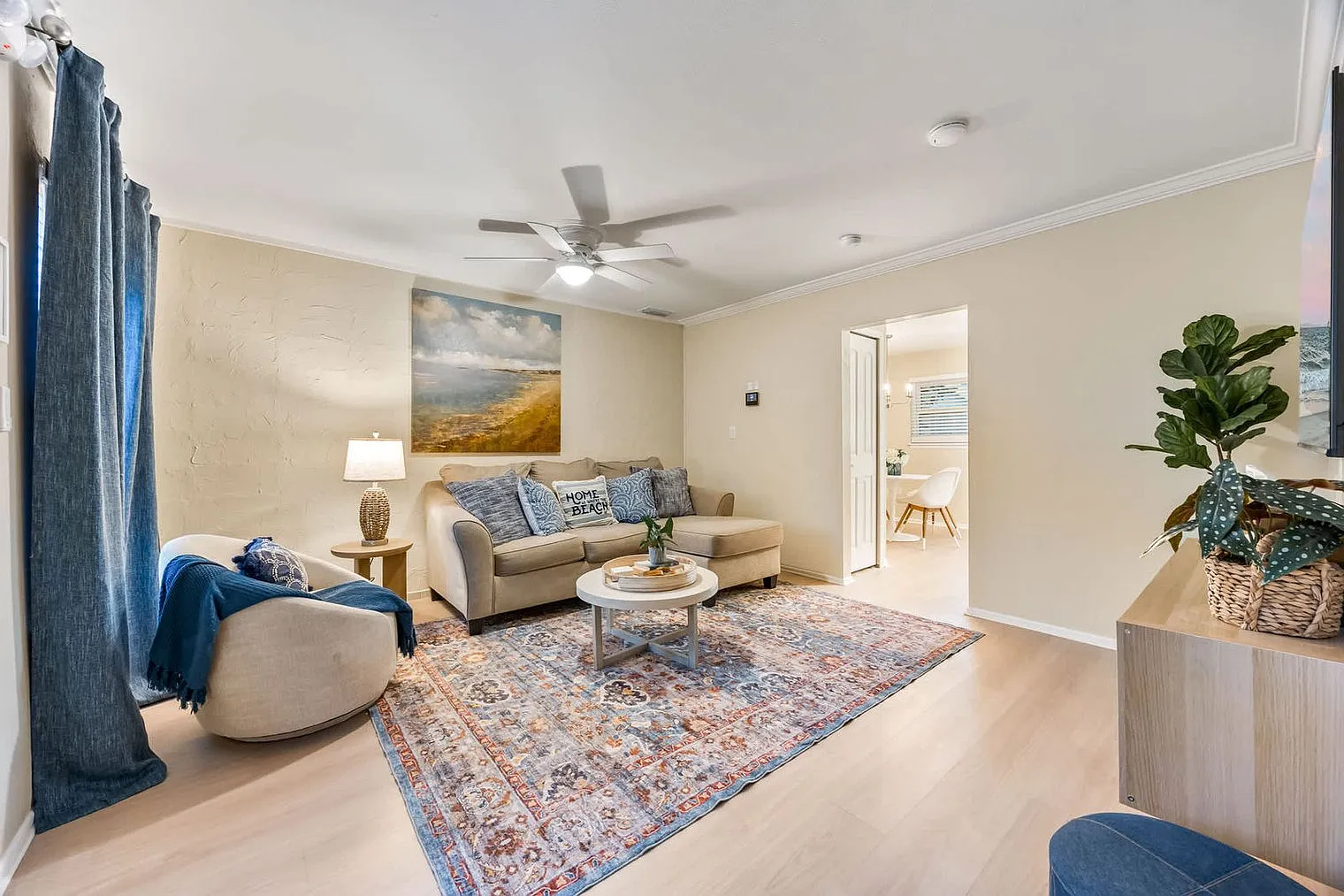 2 bed, 1.0 bath, 968 sqft, $2,327 — Photo 3
