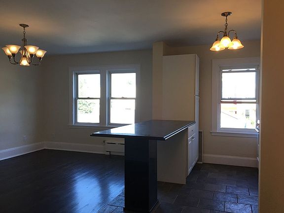 3rd image of 2229 27th St Floor 2