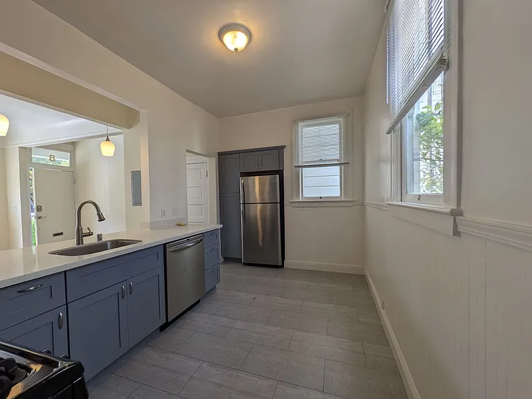 144 148 Sanchez 8 #10 — Photo 3