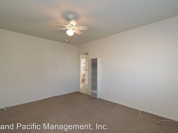 5th image of 3216 Oak Ave