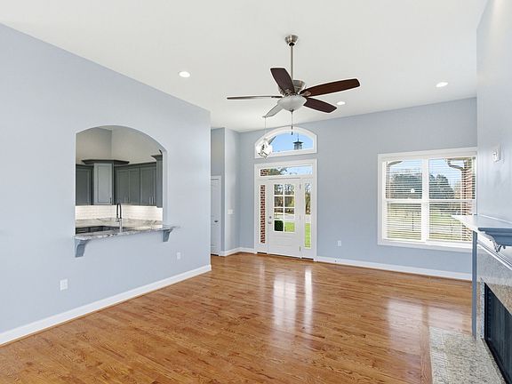5th image of 1027 Founders Ln