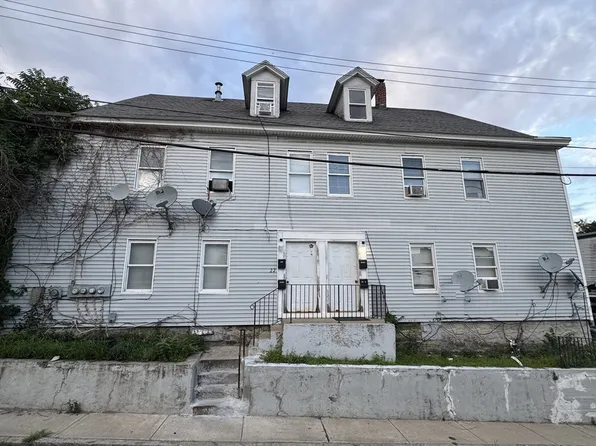 22-24 Floyd St, Lowell, MA 01852
