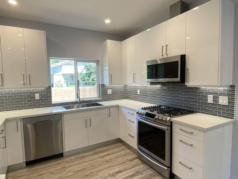 1st image of 6850 Encino Ave #B