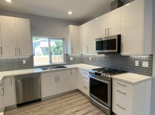 6850 Encino Ave #B, Van Nuys, CA 91406