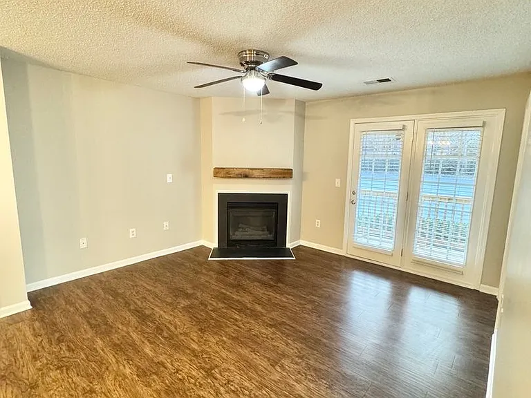 Lakeview Apartments — Photo 2