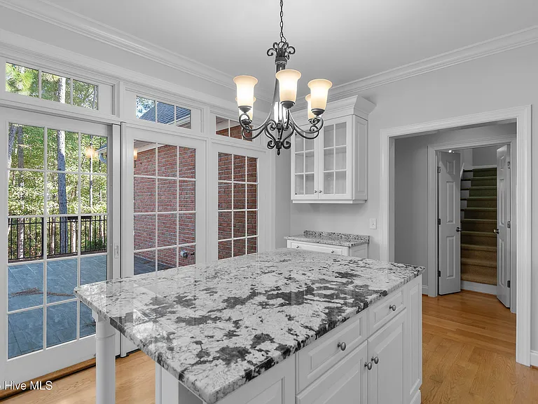 3792 Bancroft Pl — Photo 5