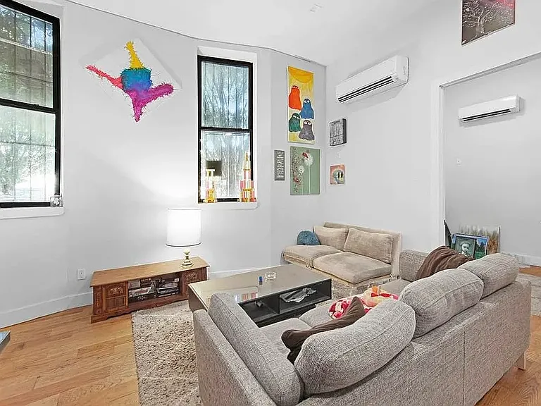 481 Evergreen Ave #1F — Photo 3