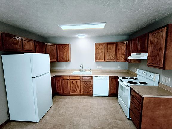 5th image of 8611 Delphinium Ln