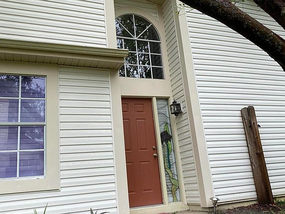 3rd image of 846 Weatherly Ct