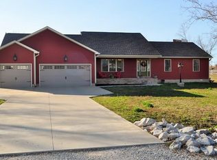 1728 Heritage Ct, Carterville, IL 62918