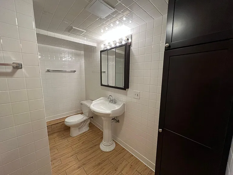 1535 West Addison — Photo 82