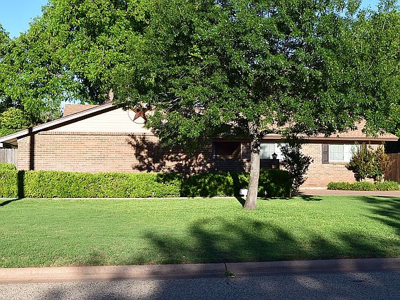2nd image of 2533 Greenbriar Dr