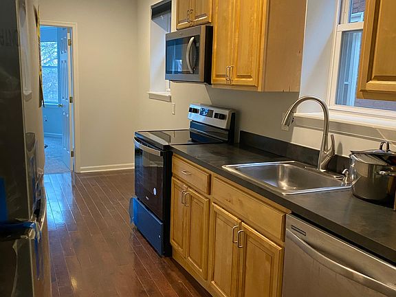 5th image of 4949 Catharine St APT 2