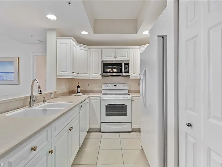 1001 Arbor Lake Dr #1406 — Photo 8
