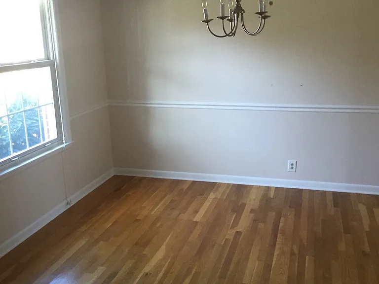 924 Neuhoff Ln — Photo 9