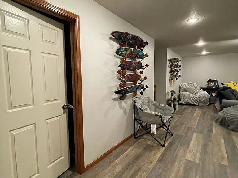 825 Locharno Dr — Photo 31