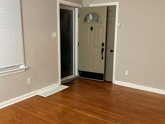 4th image of 419 Millman Dr