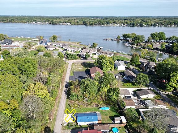 3rd image of 17475 Beach Ln