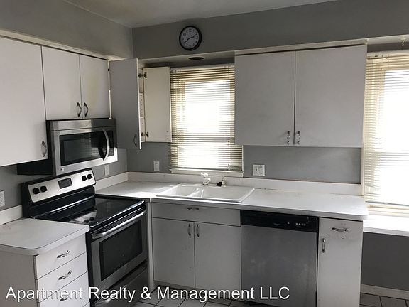 2nd image of 21338 Colwell Ave