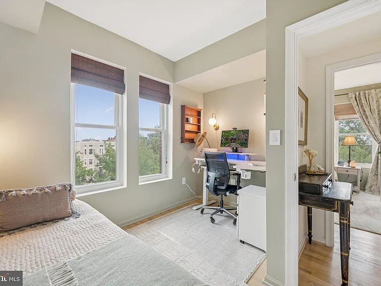 1812 Vernon St NW #34 — Photo 24