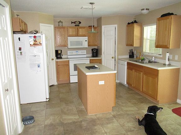4th image of 1389 Hagerick Ln