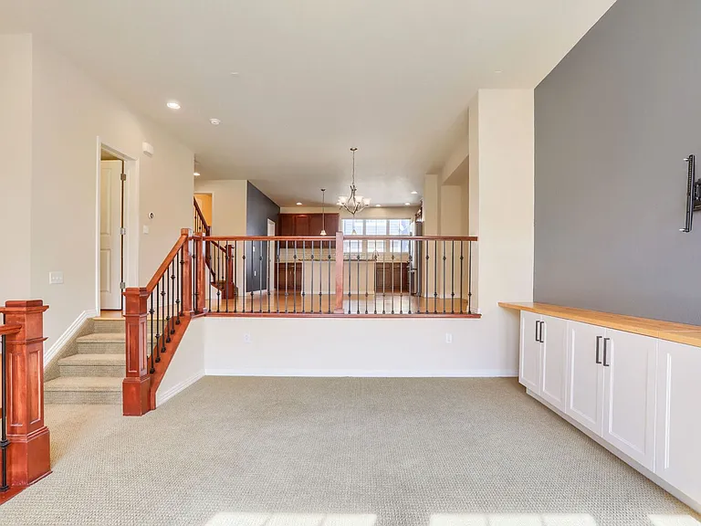1815 Gallagher Ln — Photo 2