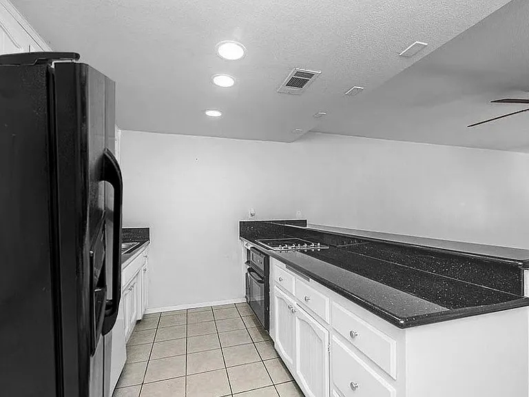 31850 Railroad Canyon Rd — Photo 8