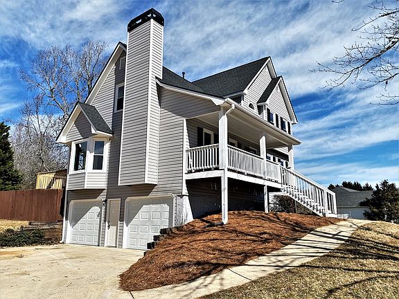 3rd image of 667 Lambeth Dr