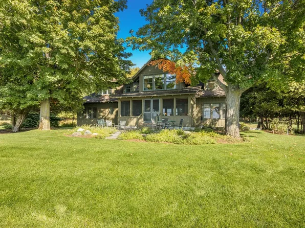 12908 Fairlane Dr, Rapid City, MI 49676