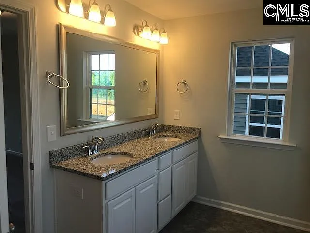 1342 Tamarind Ln — Photo 17
