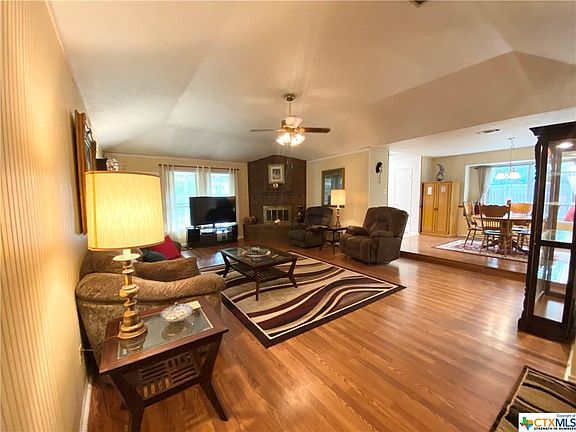4th image of 903 Prize Oaks Dr