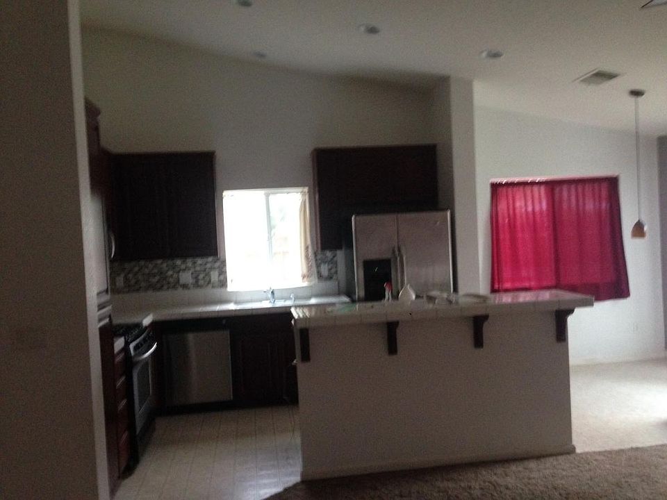 2nd image of 1131 Hazelnut Ln