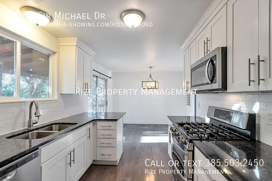839 N Sir Michael Dr