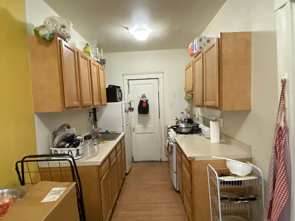 2nd image of 1171 Boylston St APT 1