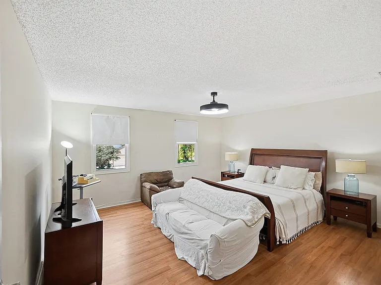 15073 Oak Chase Ct — Photo 26